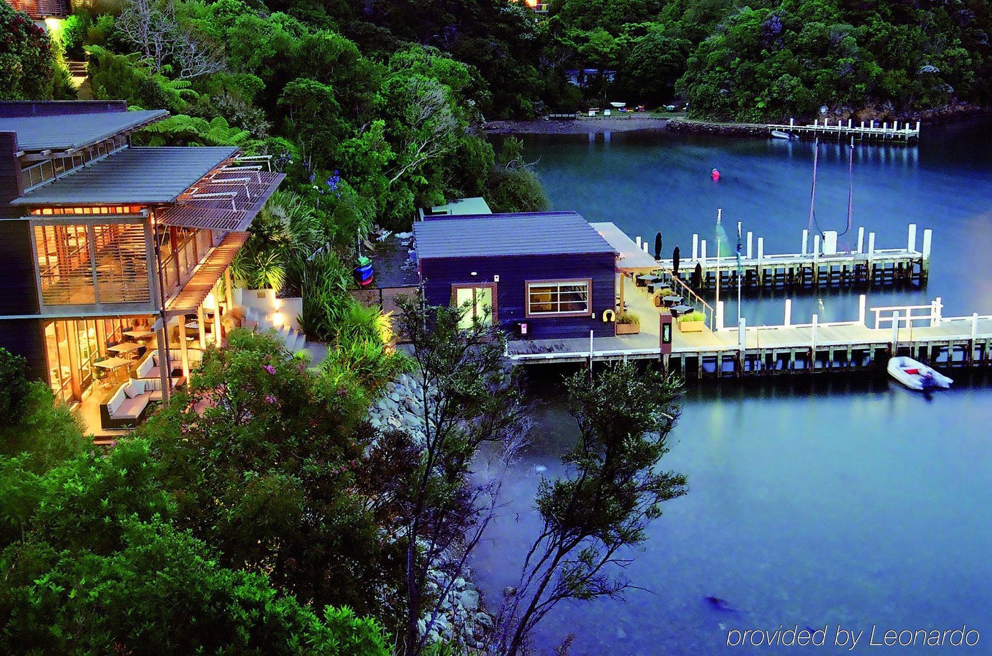 Bay Of Many Coves Hotel Arthur's Bay Exterior photo