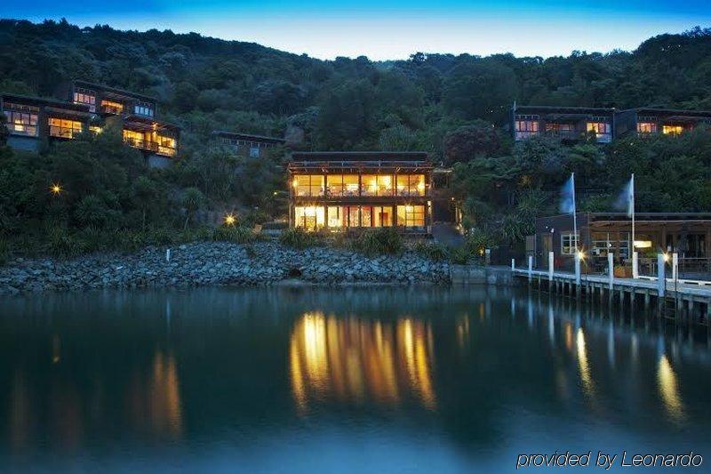 Bay Of Many Coves Hotel Arthur's Bay Exterior photo