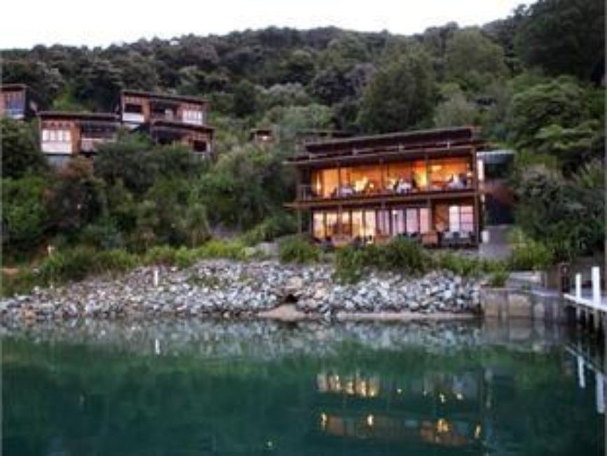 Bay Of Many Coves Hotel Arthur's Bay Exterior photo