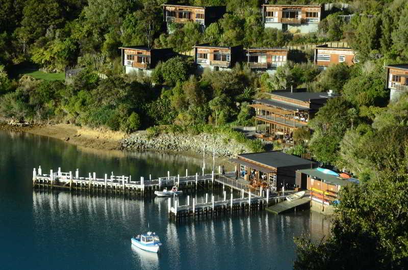 Bay Of Many Coves Hotel Arthur's Bay Exterior photo